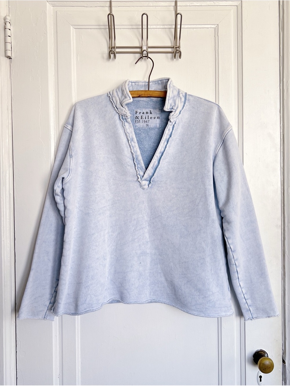 Frank & Eileen • Patrick Popover Henley Triple Fleece cotton terry Mineral Blue - Picture 2 of 11